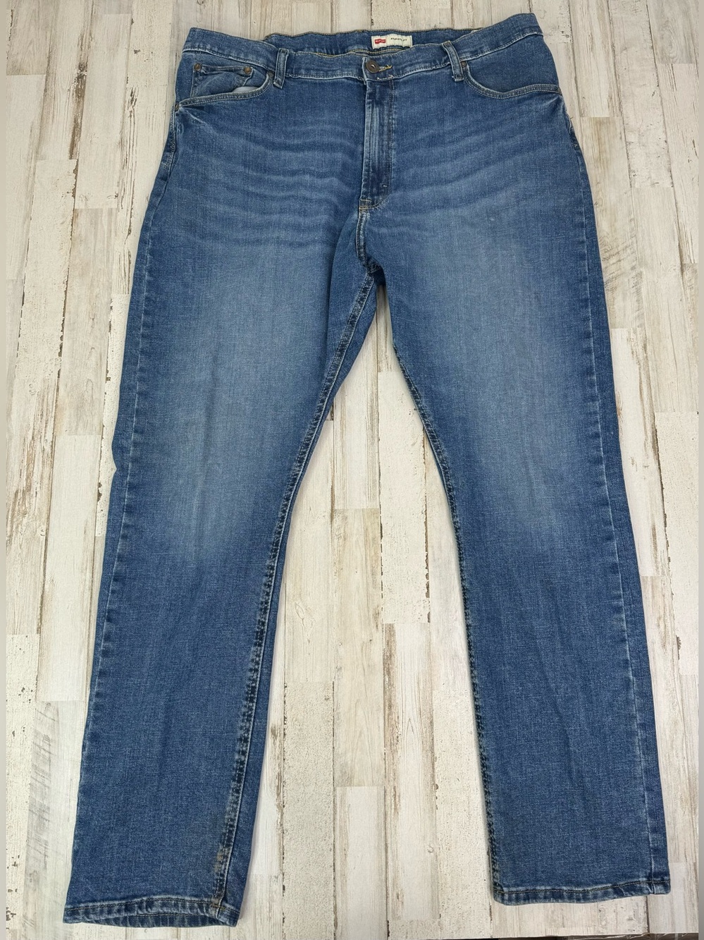 Wrangler Athletic Fit Jeans Mens 40x32 Stretch Denim Blue Pants - Picture 2 of 12
